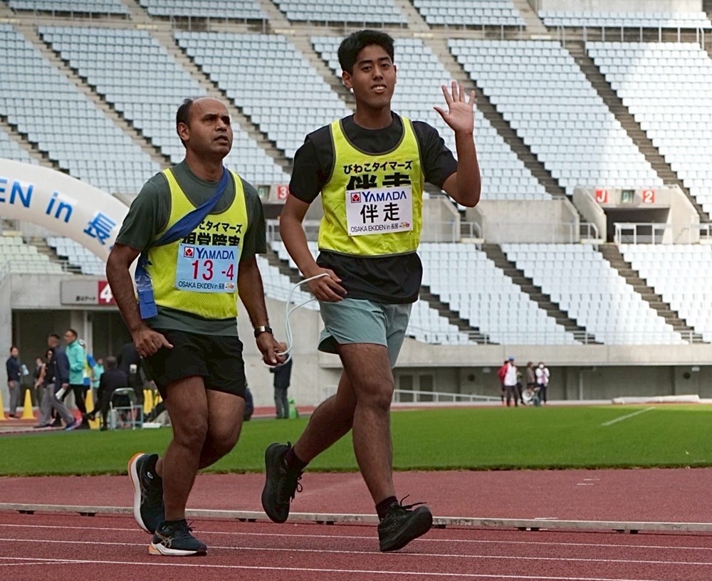 4区　ロイさん、友貴さん